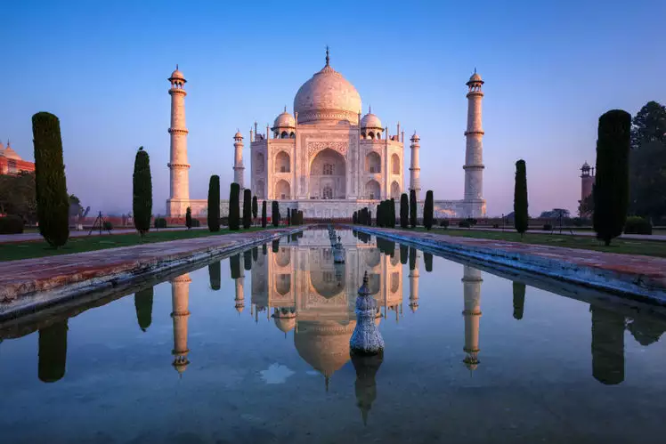 Dehradun To Agra Taxi