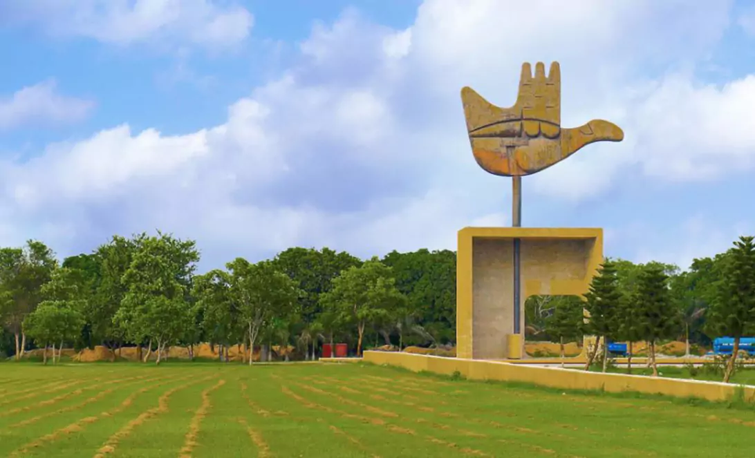 Delhi to Chandigarh Taxi Service
