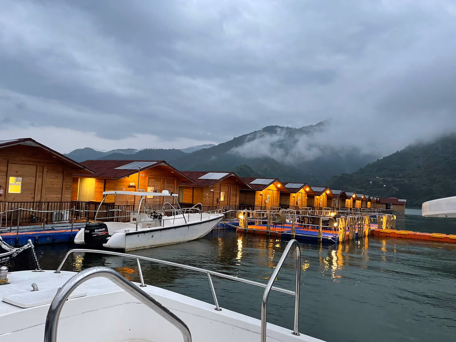Jolly Grant Airport to  Tehri Cab